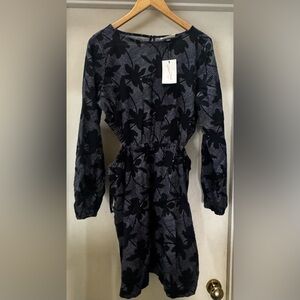 Universal Thread Navy and White Floral Dress (Size Large)